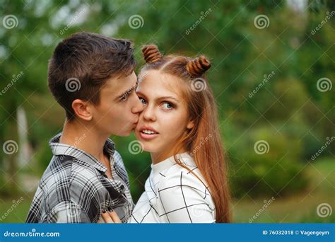 Une jeune qui dort se fait baiser par un beau noir. 232,4K visualisation ; 68,9% 19:01 Une ado sexy qui dort se fait baiser. 32,4K visualisation ; 70,7% 08:31 Des gros seins naturels et une chatte lubrifiée. 58,2K visualisation ; 67,8% 11:10 Une jeune qui dort se fait baiser par son copain. 139,0K visualisation ; 65,2% 13:38 